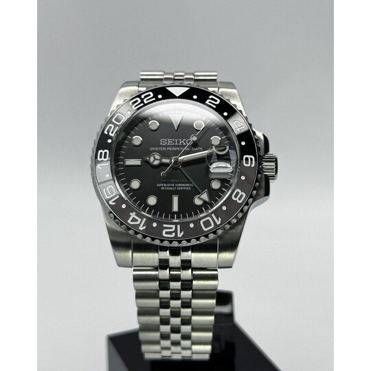 Custom Seiko Mod • Bruce Wayne Grey Black GMT • 40mm